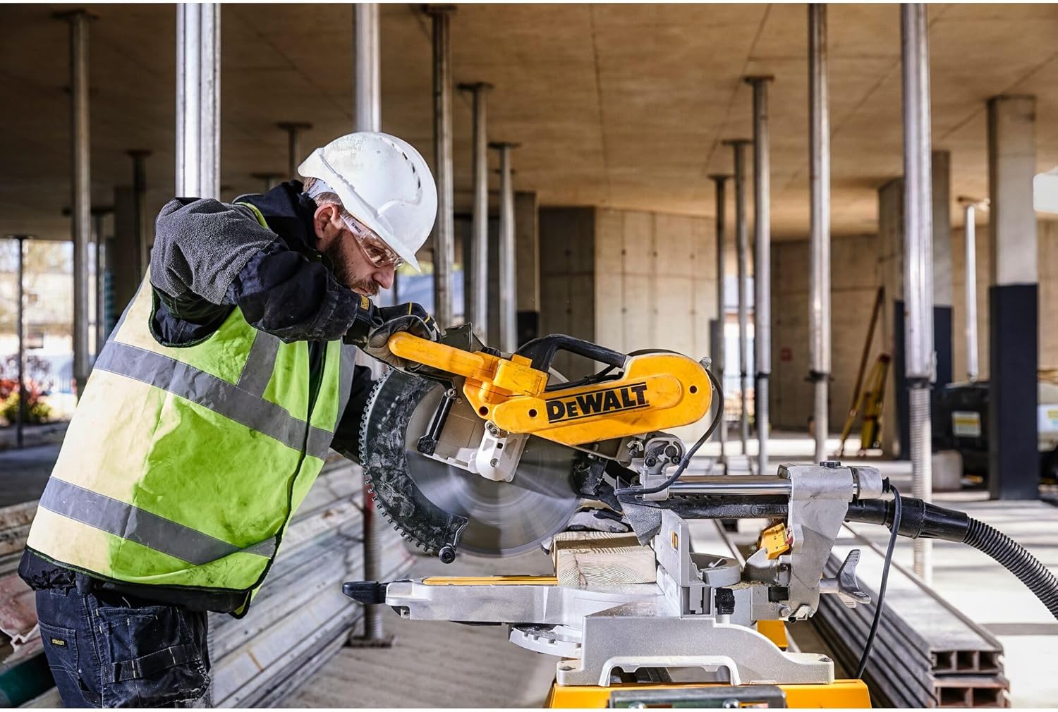 DEWALT Miter Saw, 12-inch Double Bevel Sliding Compound Miter Saw with XPS LED Shadow Light System, Includes Blade Wrench, Material Clamp and Dust Bag (DWS780)