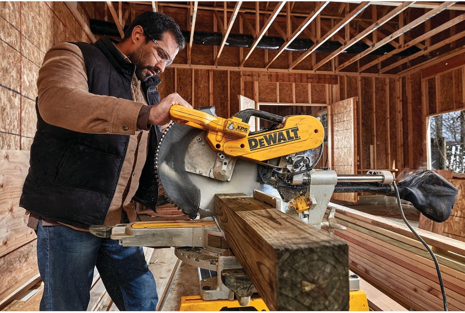 DEWALT Miter Saw, 12-inch Double Bevel Sliding Compound Miter Saw with XPS LED Shadow Light System, Includes Blade Wrench, Material Clamp and Dust Bag (DWS780)