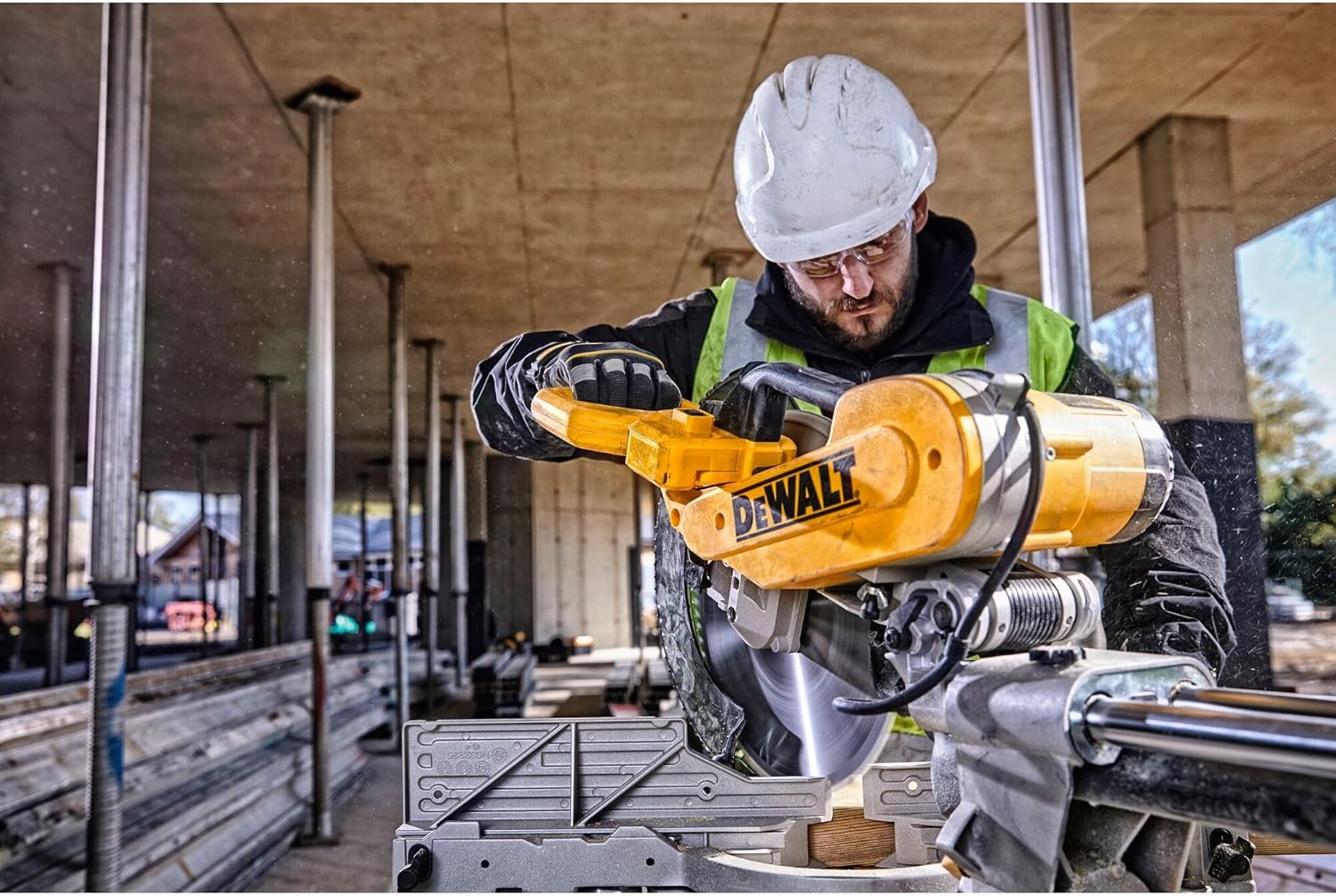 DEWALT Miter Saw, 12-inch Double Bevel Sliding Compound Miter Saw with XPS LED Shadow Light System, Includes Blade Wrench, Material Clamp and Dust Bag (DWS780)